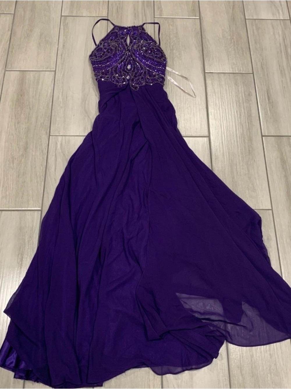 Jovani  dress 92605 purple

Nice beautiful dresser